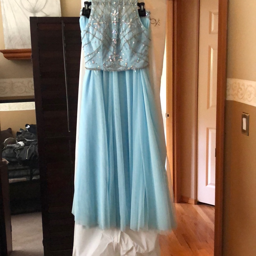 PROM DRESS - Picture 5 of 6